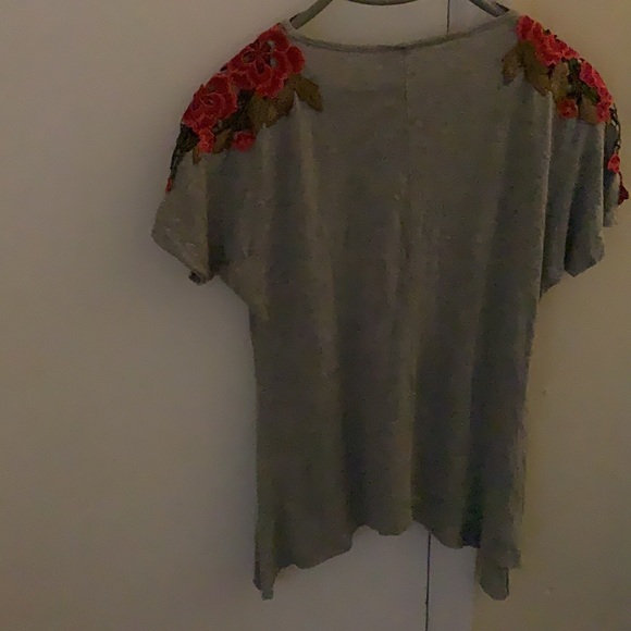 Blouse - Picture 2 of 3